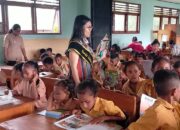 Kunjungi Siswa-Siswi SDN Tuabao Waiblama, Bunda Literasi Fista Kago Tegaskan Fondasi Generasi Cerdas