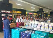 Peserta Didik SD Tour Wisata Literasi, Dari Gramedia Hingga Kantor Bupati Sikka