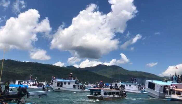 Prosesi Laut Jumat Agung Semana Santa, Ribuan Peziarah Padati Larantuka