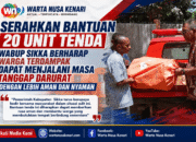 Wabup Sikka Serahkan 20 Unit Tenda untuk Korban Gempa D Talibura-Sikka